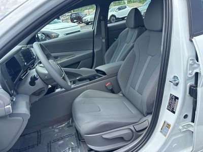 2026 Hyundai Elantra - Photo 8