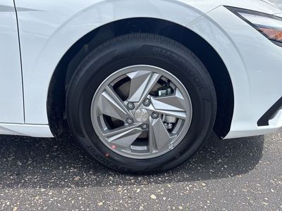 2026 Hyundai Elantra - Photo 4