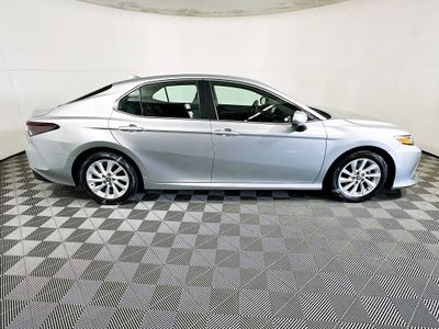 2023 Toyota Camry - Photo 2
