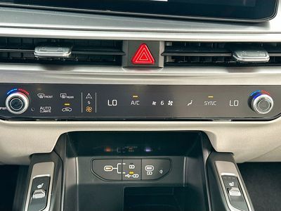 2026 Kia Sorento — photo 15 view