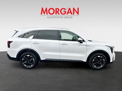 2026 Kia Sorento — photo 8 view