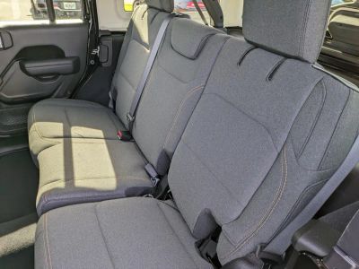 2024 Jeep Wrangler — photo 25 view