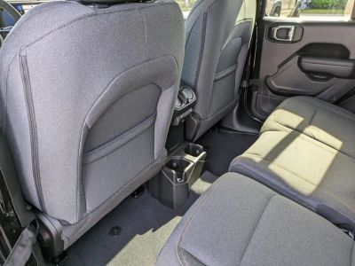2024 Jeep Wrangler — photo 26 view