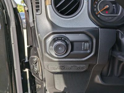 2024 Jeep Wrangler — photo 19 view