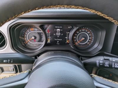 2024 Jeep Wrangler — photo 13 view