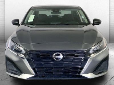 2025 Nissan Altima — side profile view