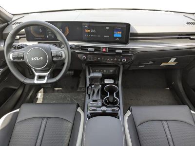 2026 Kia K5 — photo 17 view