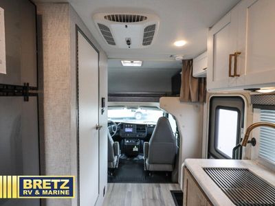 2026 Thor Motor Coach Four Winds — photo 19 view