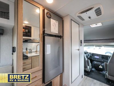 2026 Thor Motor Coach Four Winds — photo 17 view