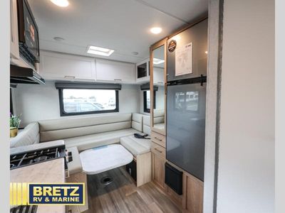 2026 Thor Motor Coach Four Winds — photo 13 view