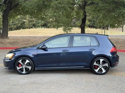 2016 Volkswagen Golf GTI — photo 9 view
