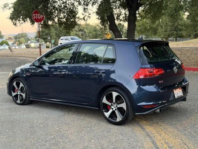 2016 Volkswagen Golf GTI — photo 8 view