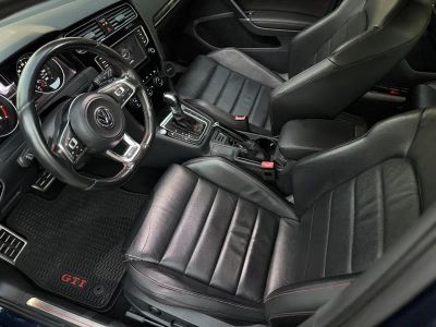2016 Volkswagen Golf GTI — photo 18 view