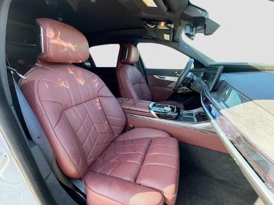 2025 BMW i7 — photo 15 view