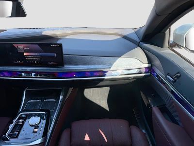 2025 BMW i7 — photo 18 view