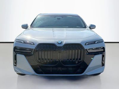 2025 BMW i7 — photo 8 view