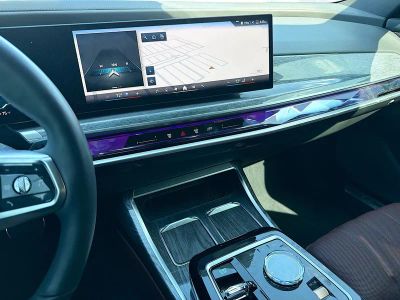 2025 BMW i7 — photo 28 view