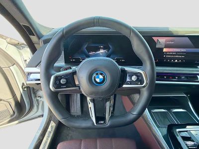 2025 BMW i7 — photo 40 view