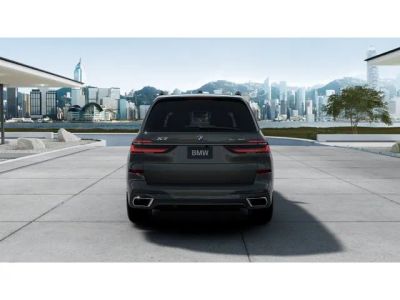 2027 BMW X7 — detail view