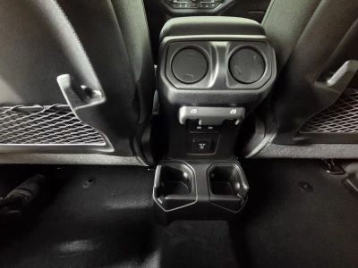 2026 Jeep Gladiator — photo 18 view