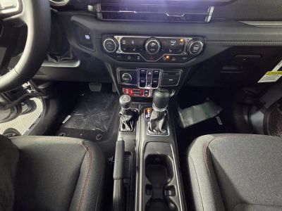 2026 Jeep Gladiator — photo 11 view