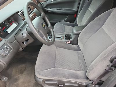 2014 Chevrolet Impala Limited - Photo 3