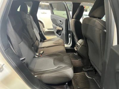 2017 Jeep Cherokee - Photo 14