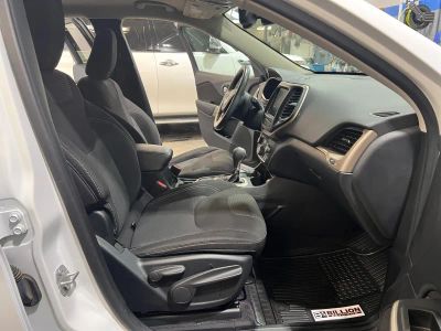 2017 Jeep Cherokee - Photo 15