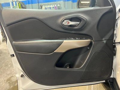 2017 Jeep Cherokee - Photo 20