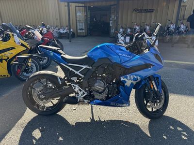 2026 Suzuki GSX-8R - Photo 8