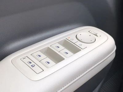 2026 Hyundai SANTA FE HYBRID — photo 32 view