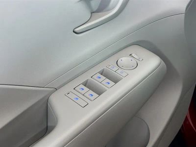 2025 Hyundai Kona — photo 15 view