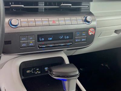 2025 Hyundai Kona — photo 11 view