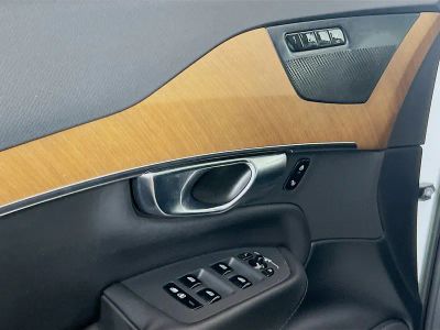 2023 Volvo XC90 — photo 15 view