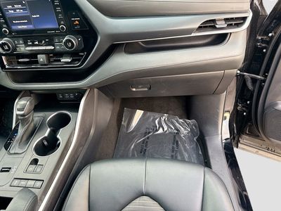 2022 Toyota Highlander - Photo 17