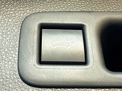 2022 Toyota Highlander - Photo 12