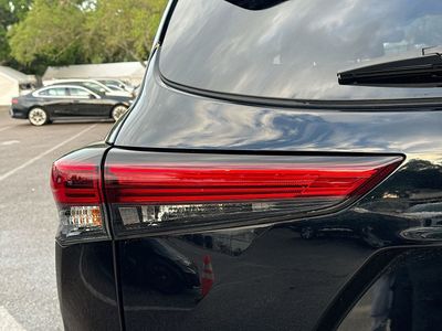 2022 Toyota Highlander - Photo 10