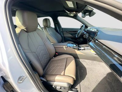 2026 BMW 5 Series — photo 23 view