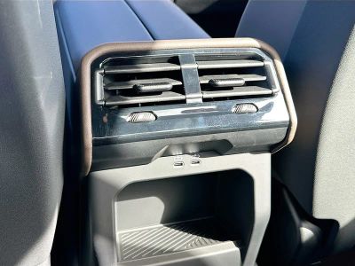 2026 BMW 5 Series — photo 20 view