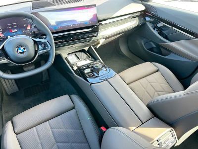 2026 BMW 5 Series — photo 18 view