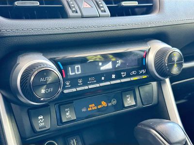 2023 Toyota RAV4 Hybrid — photo 15 view
