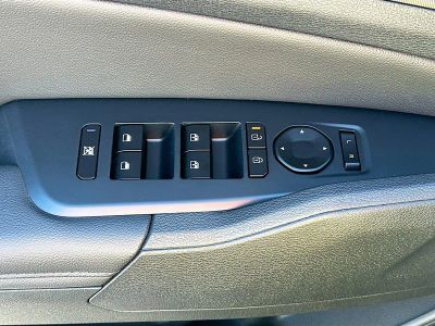 2026 Kia Sportage — photo 17 view