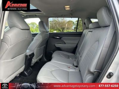 2023 Toyota Highlander - Photo 14