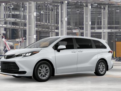 2026 Toyota Sienna — side profile view