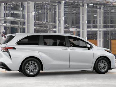 2026 Toyota Sienna — photo 11 view