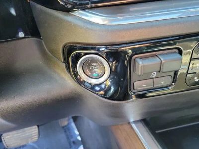2024 Chevrolet Silverado 3500HD — photo 21 view