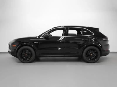 2026 Porsche Cayenne — side profile view