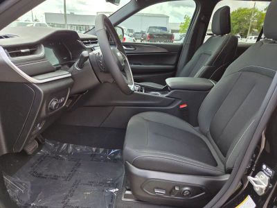 2026 Jeep Grand Cherokee — photo 13 view
