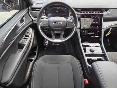 2026 Jeep Grand Cherokee — photo 11 view