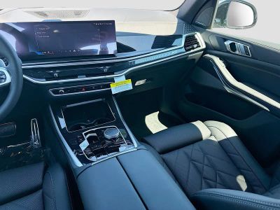 2026 BMW X5 — photo 18 view